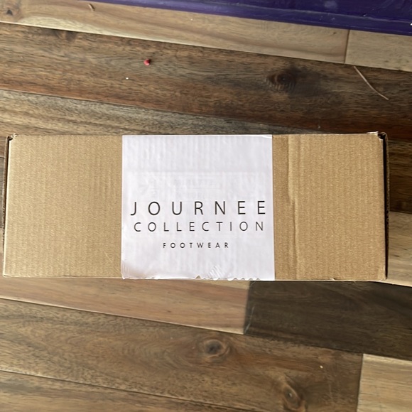 Journee Boot - Picture 7 of 7